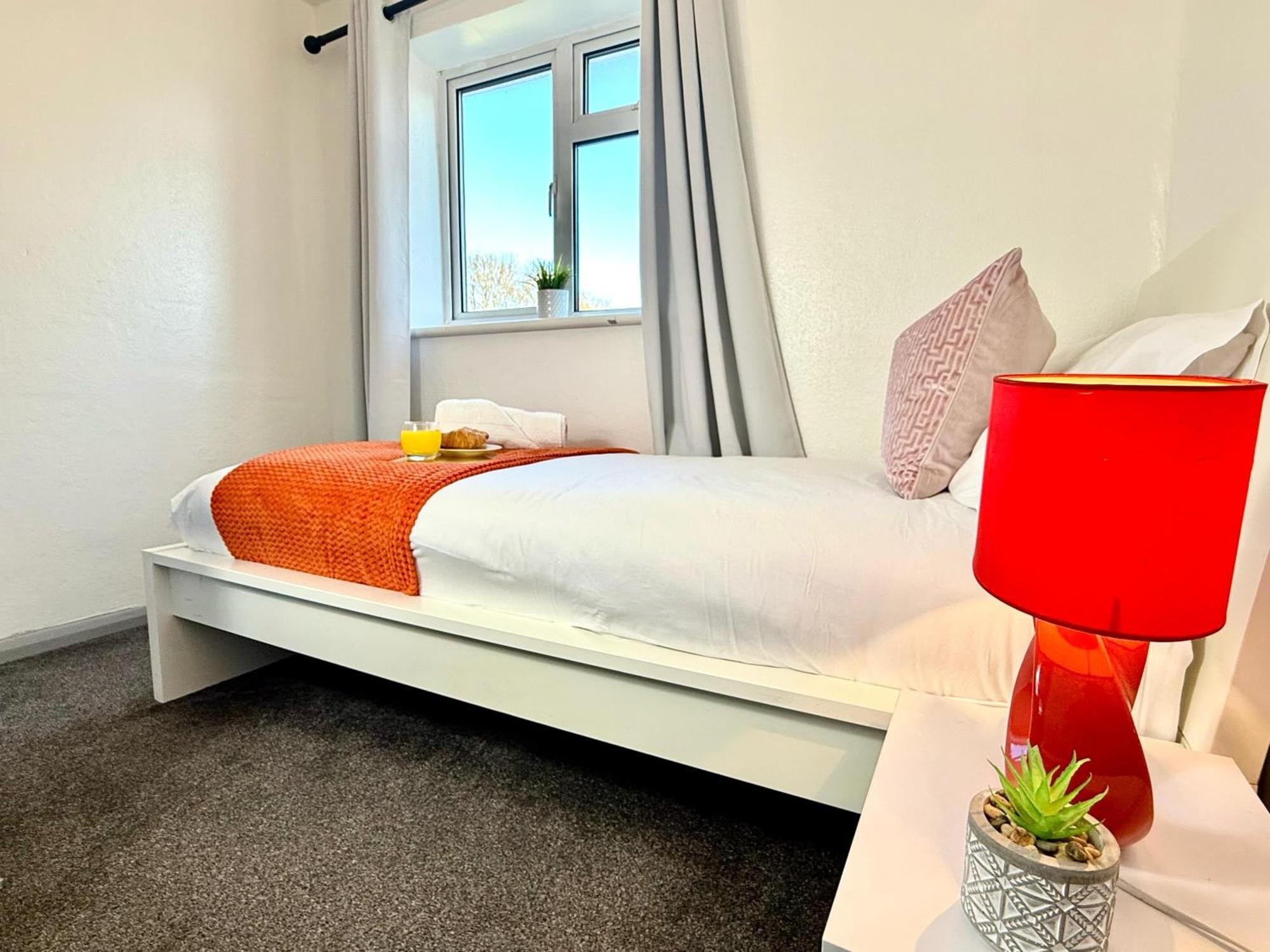 Stylish 3-Bedroom House With Garden & Free Parking'S, Prime Location With Private Garden Kidlington Buitenkant foto