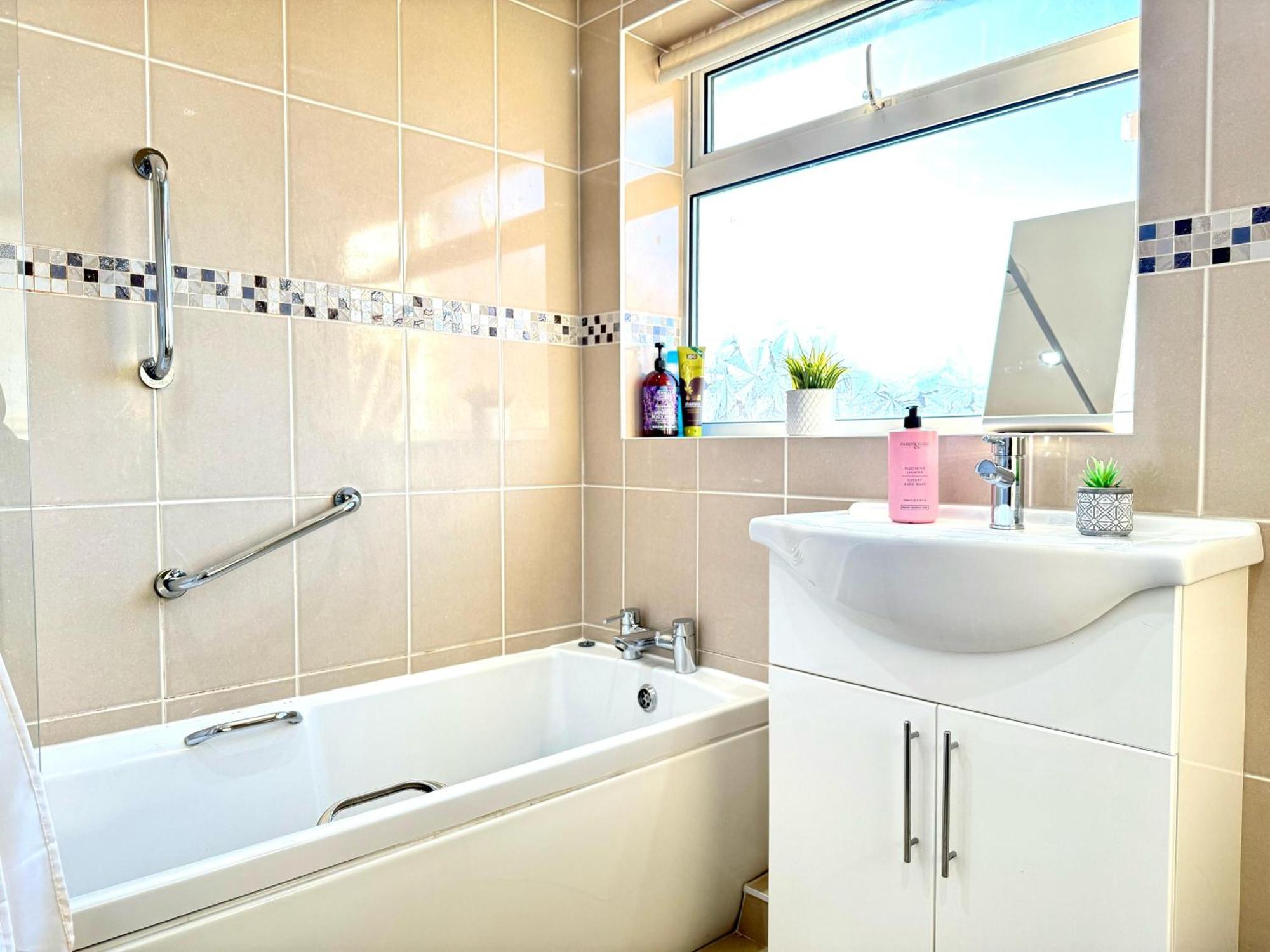 Stylish 3-Bedroom House With Garden & Free Parking'S, Prime Location With Private Garden Kidlington Buitenkant foto