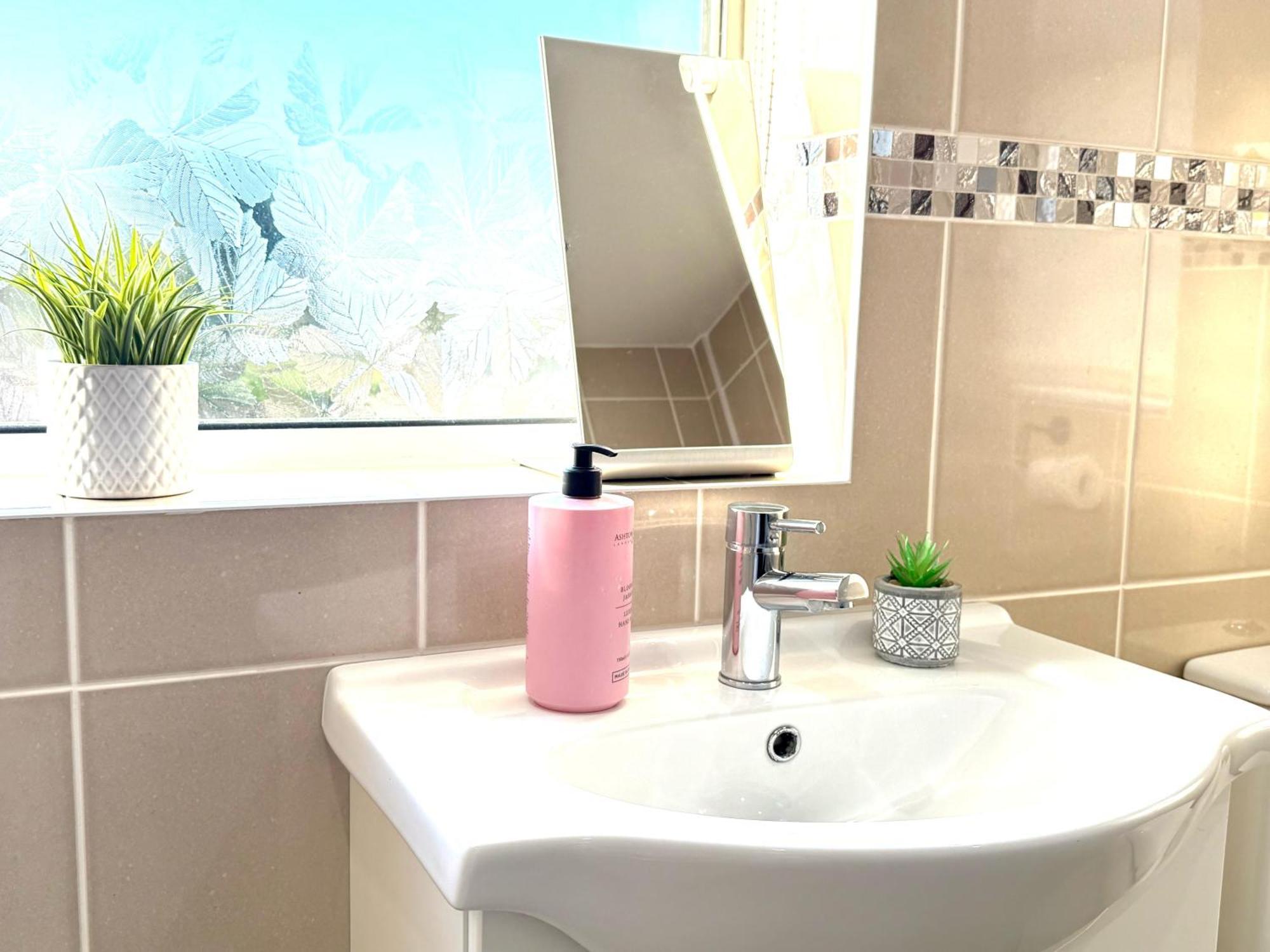 Stylish 3-Bedroom House With Garden & Free Parking'S, Prime Location With Private Garden Kidlington Buitenkant foto