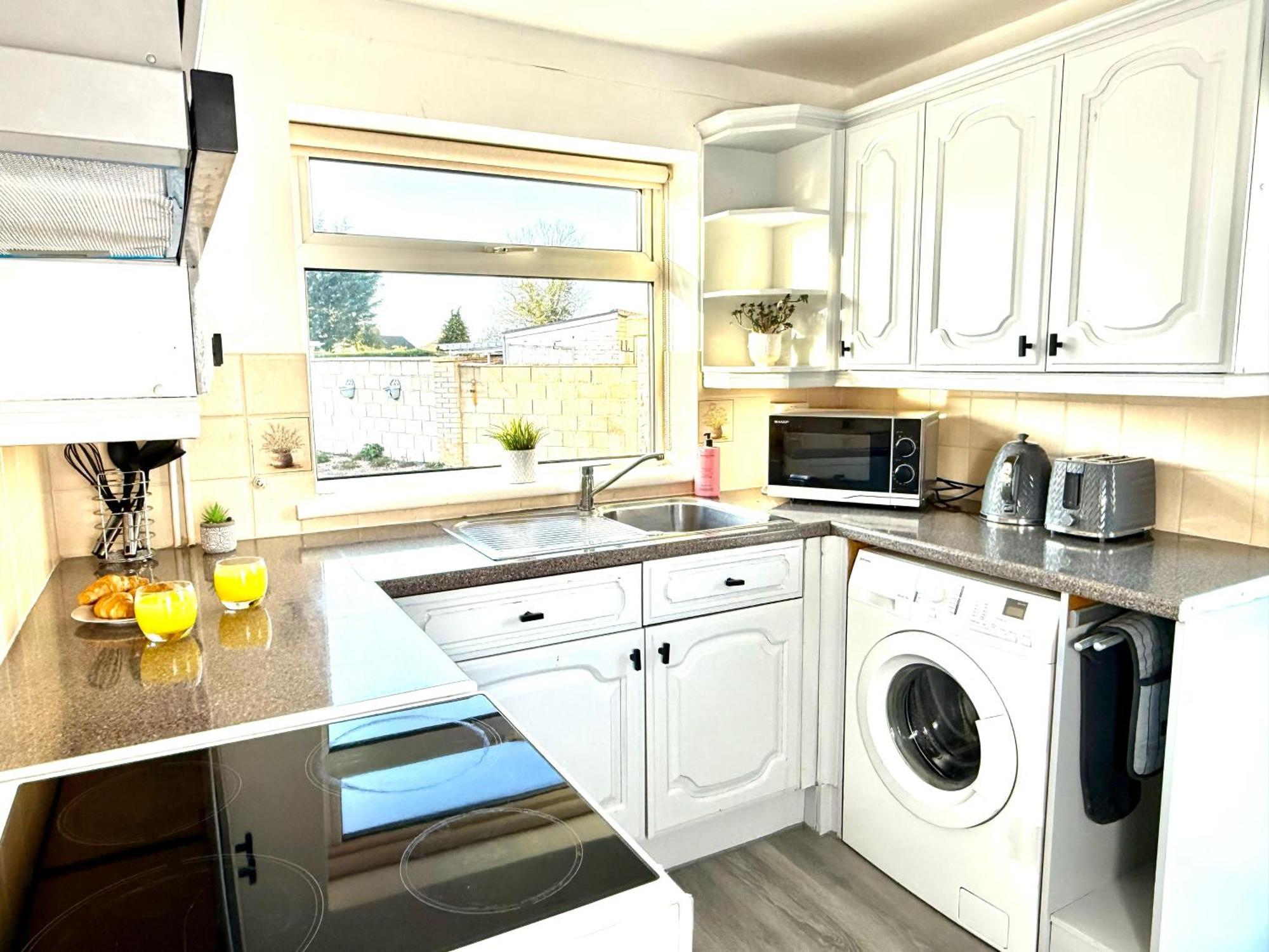 Stylish 3-Bedroom House With Garden & Free Parking'S, Prime Location With Private Garden Kidlington Buitenkant foto