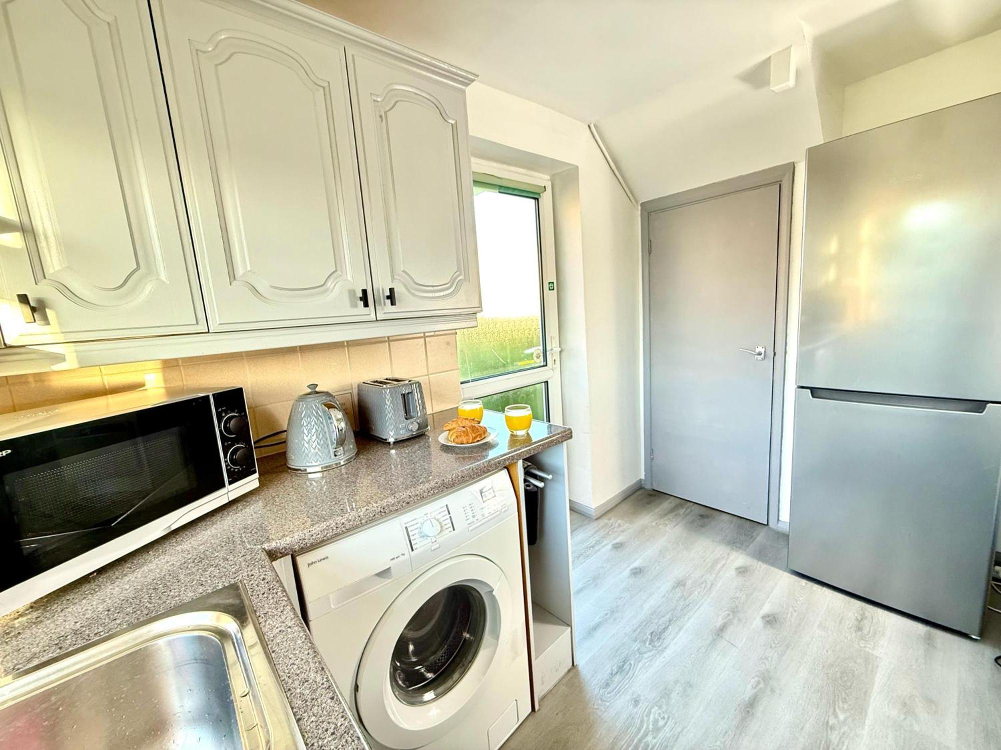 Stylish 3-Bedroom House With Garden & Free Parking'S, Prime Location With Private Garden Kidlington Buitenkant foto